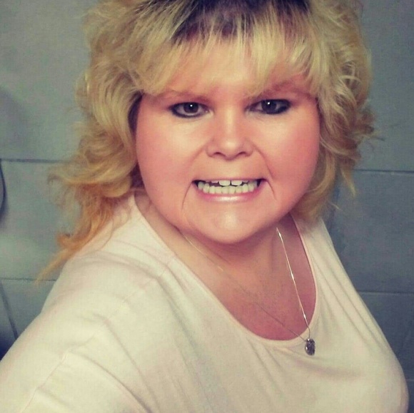 Meet your Posher, Angela - Picture 3 of 3